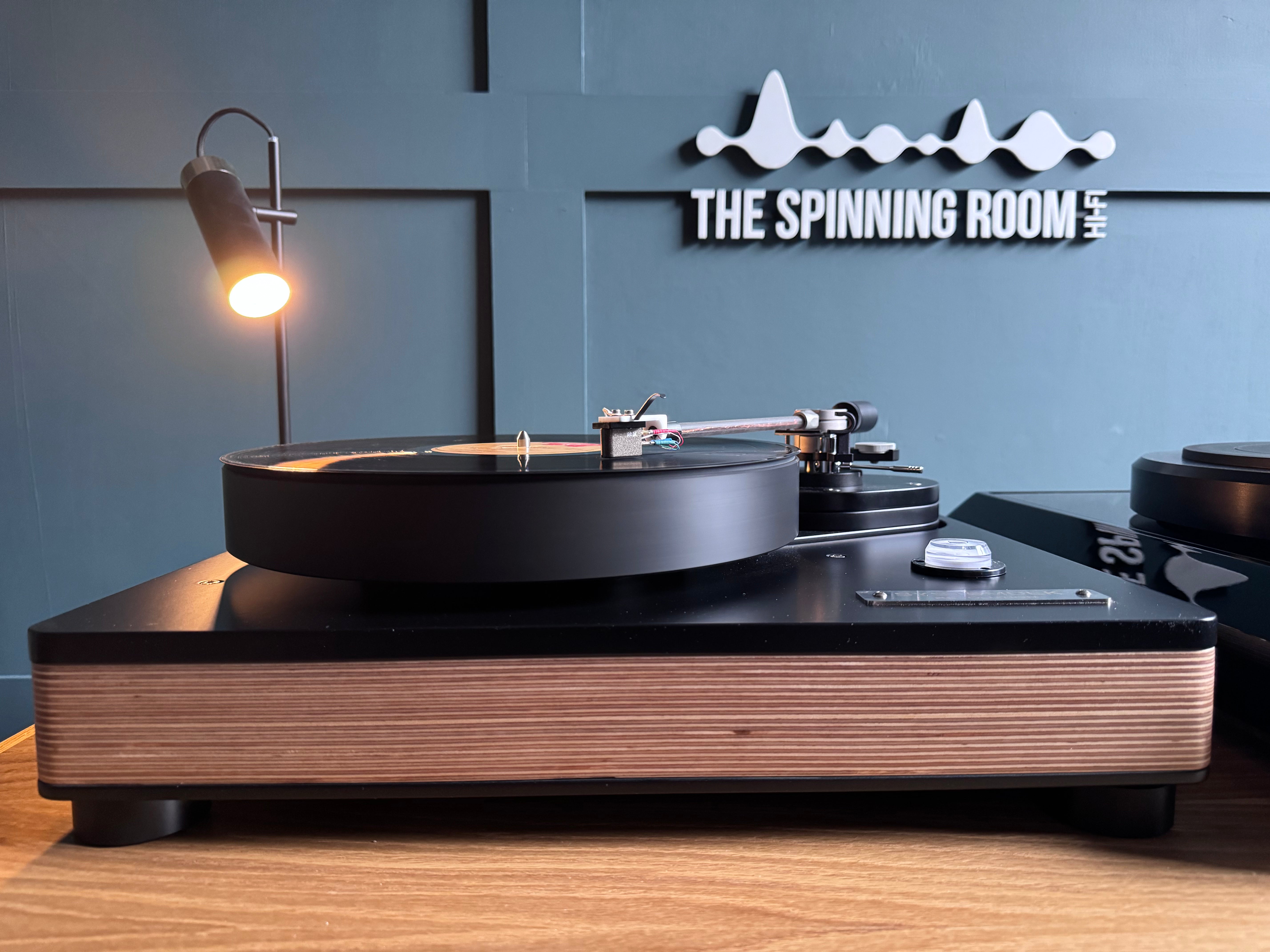 Systemdek Revolution suspended turntable