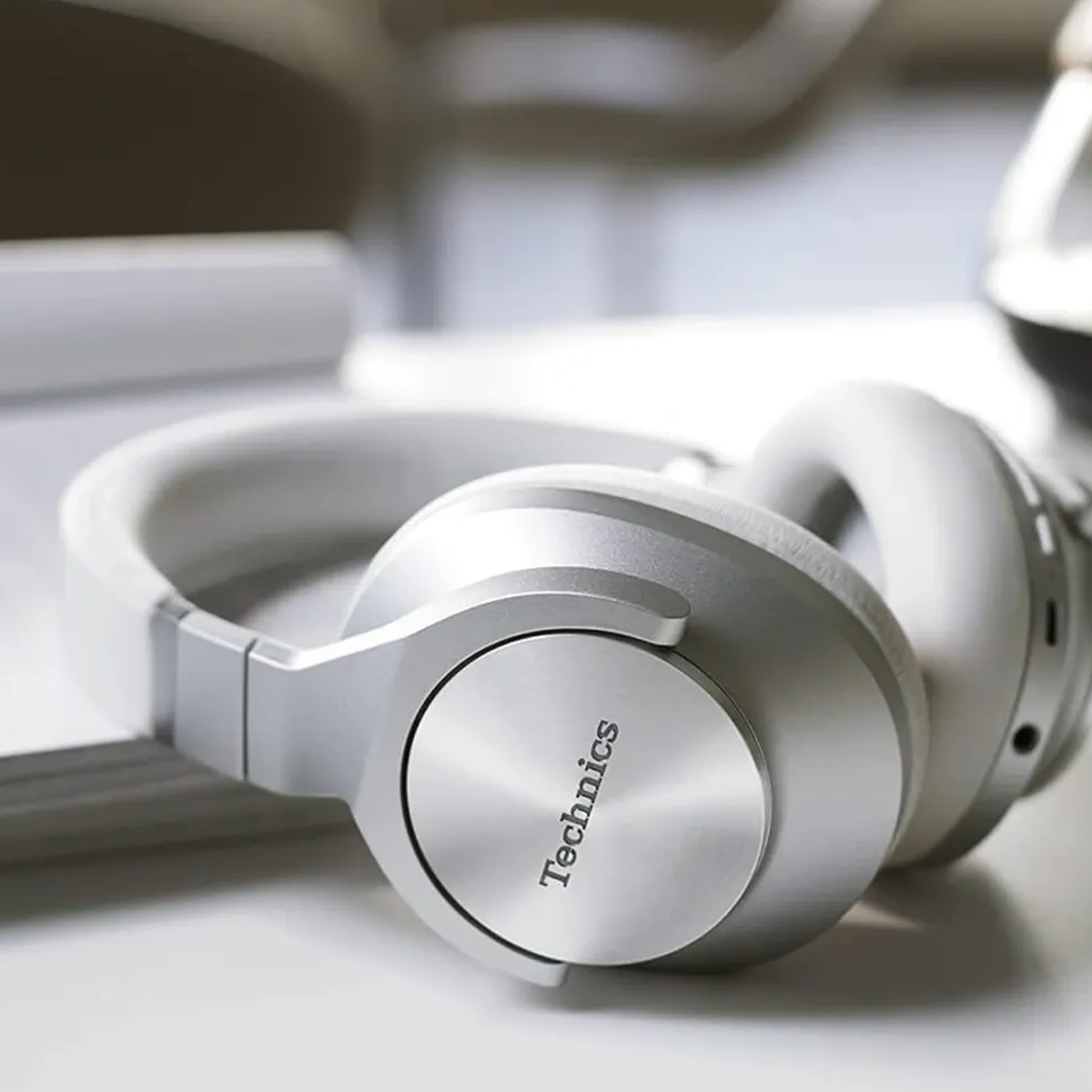 Technics EAH A800 noise cancelling headphones