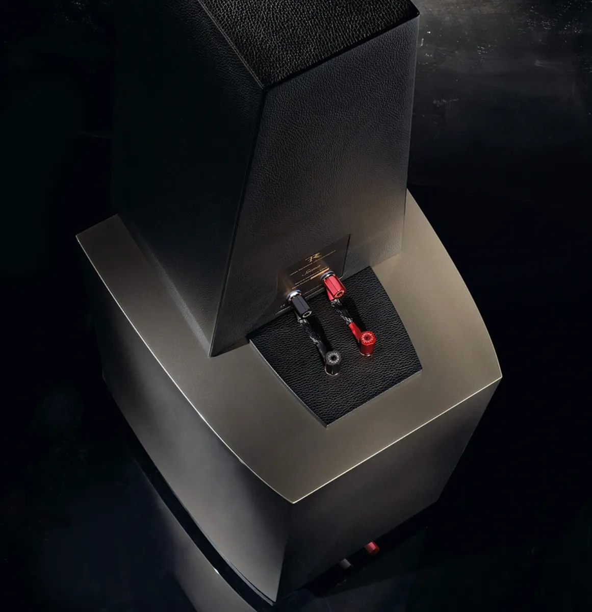 Rosso Fiorentino Siena II Loudspeaker
