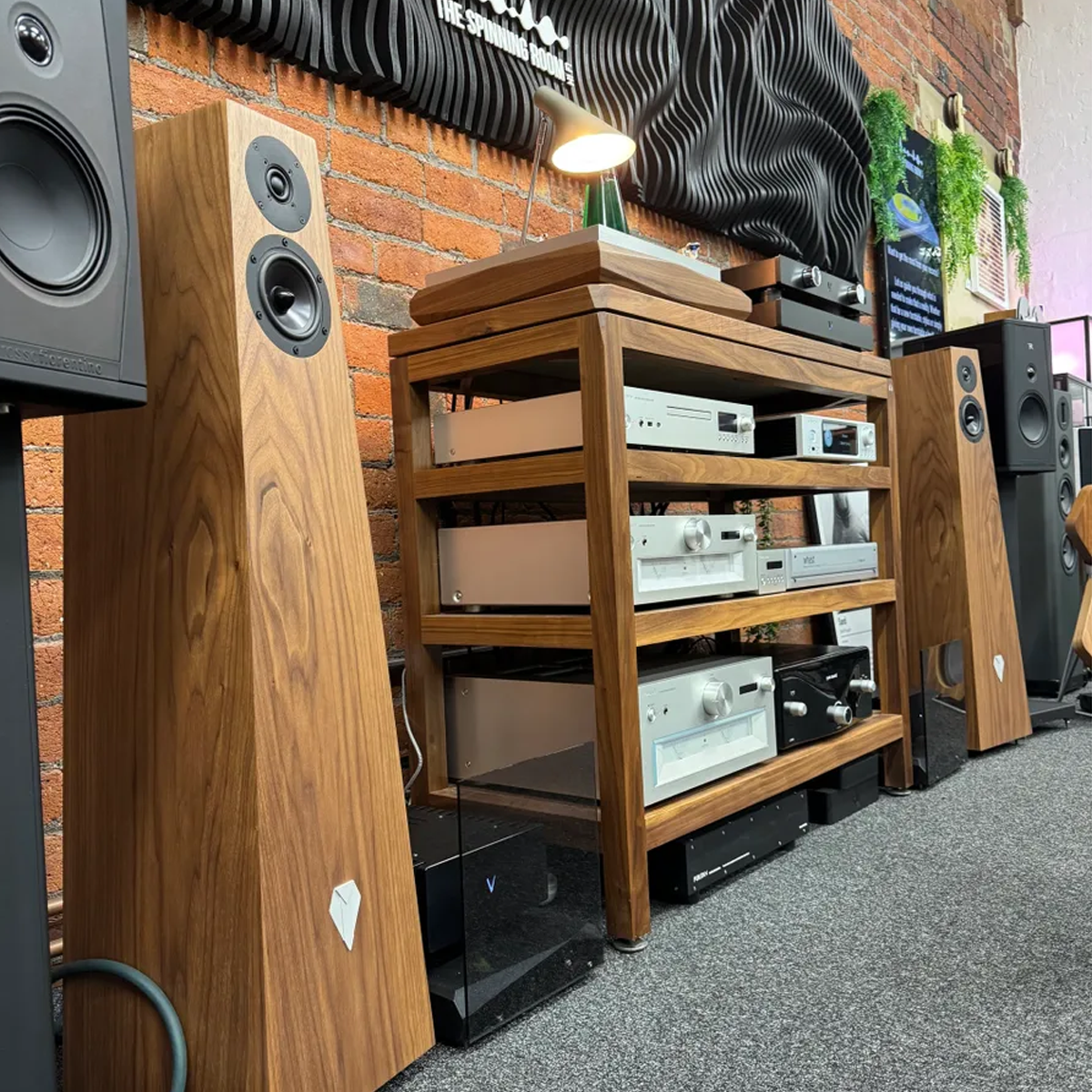 Ophidian Ffion floorstanding speakers
