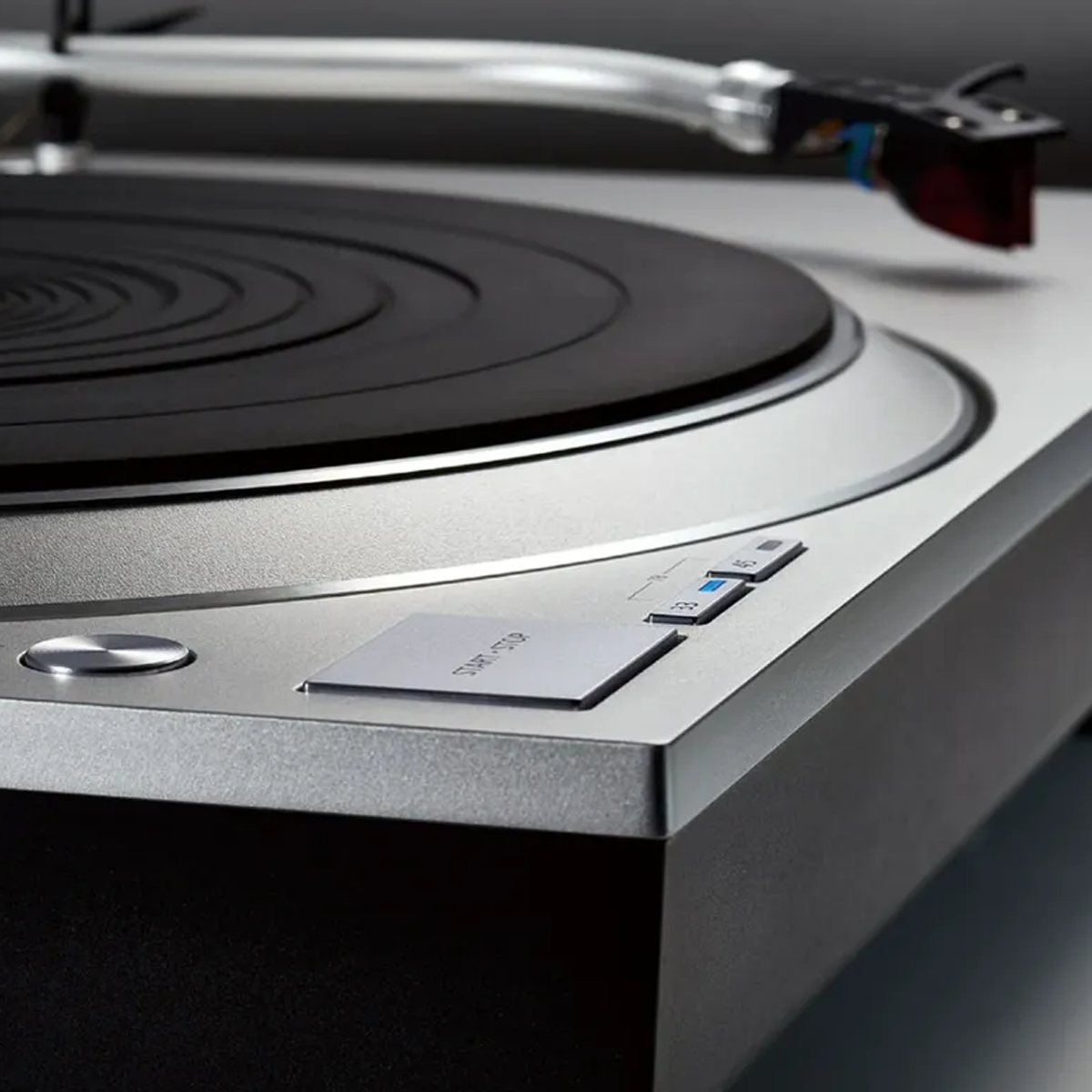 Technics SL 1500 C direct drive turntable + Ortofon 2m Red cartridge