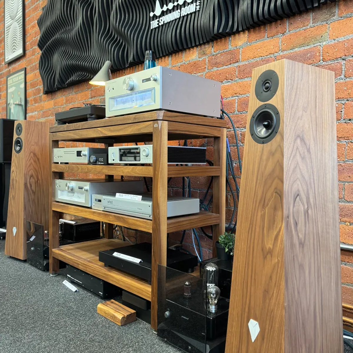 Ophidian Ffion floorstanding speakers