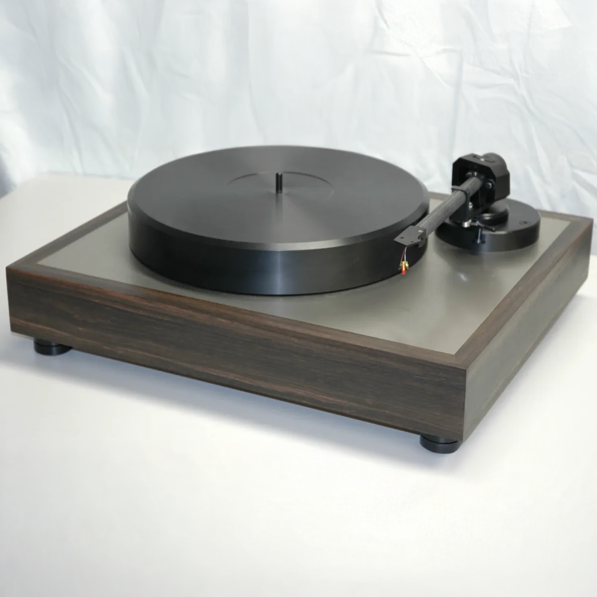 STST Motus ii non suspended low torque direct drive turntable